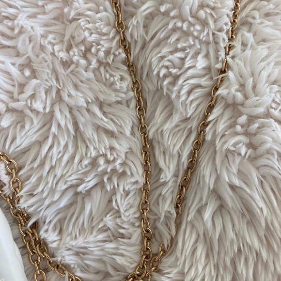 Forever 21 White Quilted Crossbody Bag with Gold Chain - Picture 2 of 6